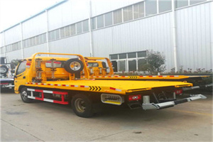 湟中附近拖车救援搭电